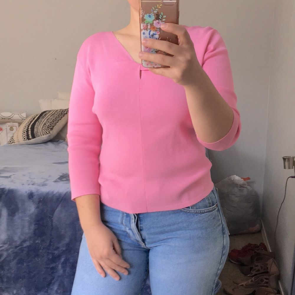 JAC • Vintage Bubblegum Pink V-Neck Top with Keyhole 3/4 Sleeve Size Medium